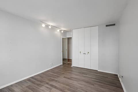 Tiny photo for 6301 N Sheridan Road #24E, Chicago, IL 60660 (MLS # 12689824)