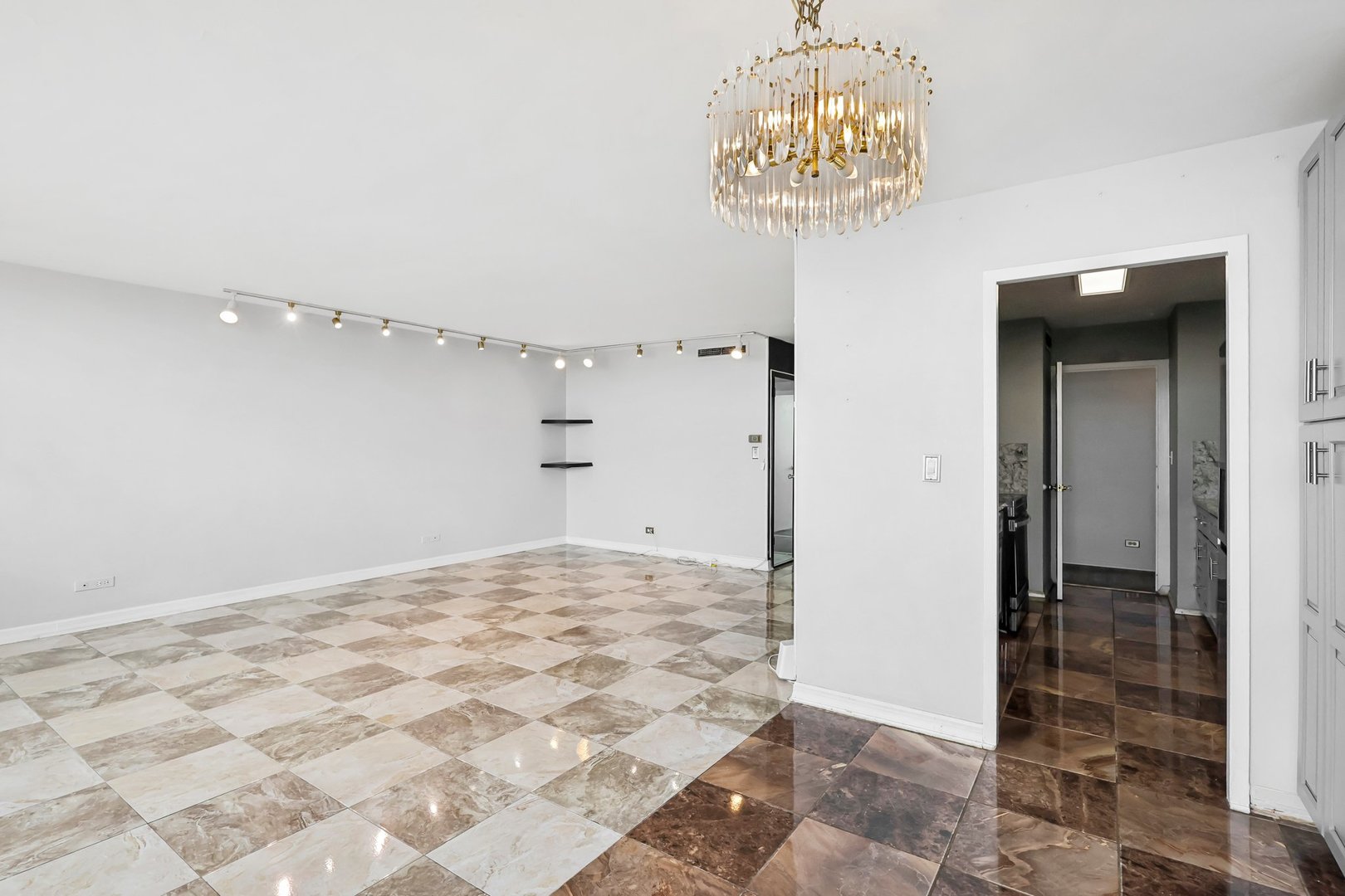 6301 N Sheridan Road 24E