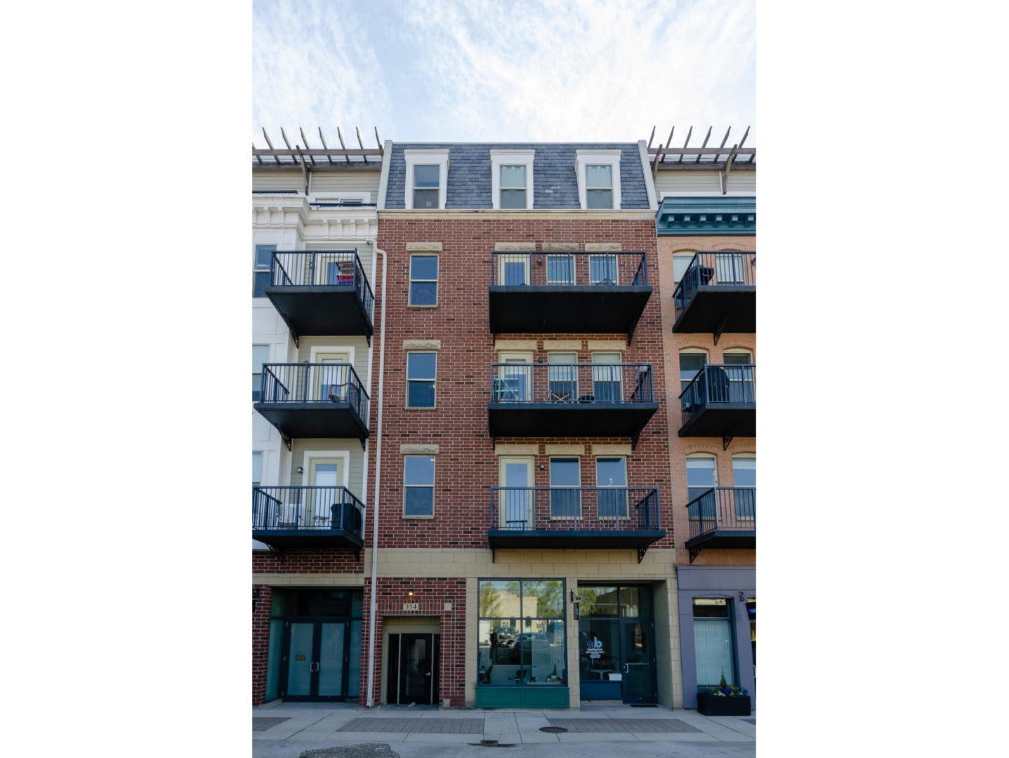 354 River Street 3206