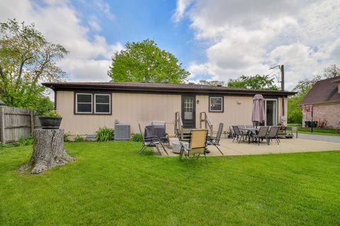 Tiny photo for 7604 Eleanor Place, Willowbrook, IL 60527 (MLS # 12590026)