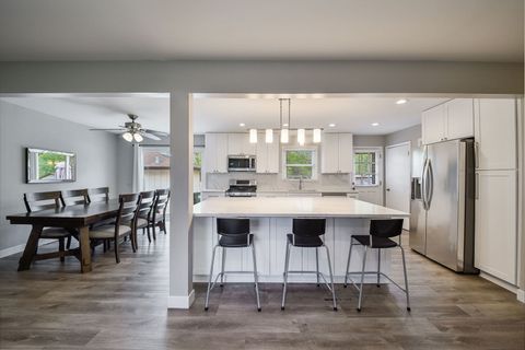 Tiny photo for 7604 Eleanor Place, Willowbrook, IL 60527 (MLS # 12590026)