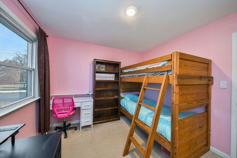 Tiny photo for 7604 Eleanor Place, Willowbrook, IL 60527 (MLS # 12590026)