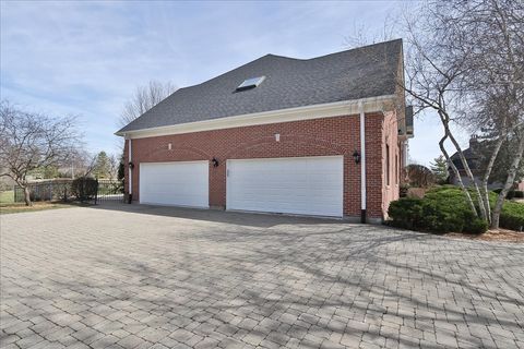 Tiny photo for 5N523 E Lakeview Circle, St. Charles, IL 60175 (MLS # 12570606)