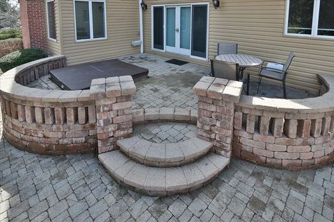 Tiny photo for 5N523 E Lakeview Circle, St. Charles, IL 60175 (MLS # 12570606)