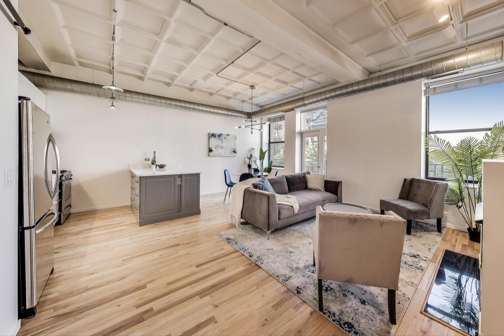1307 S WABASH Avenue 312