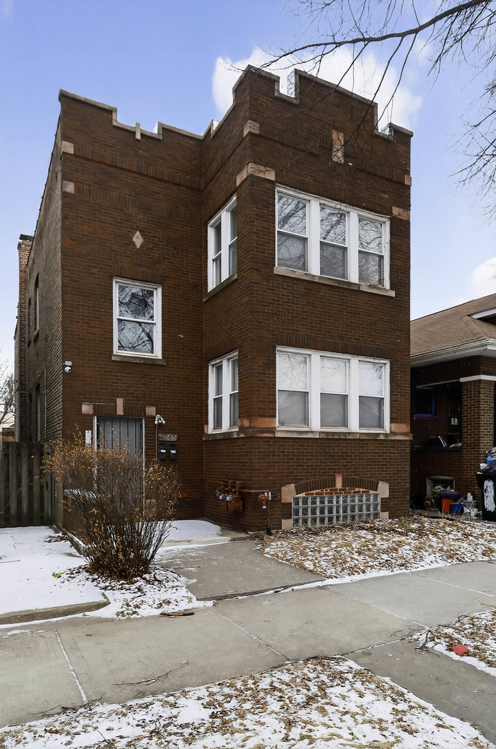 8005 S Blackstone Avenue, Chicago, IL, 60619 2 8005 S Blackstone Avenue