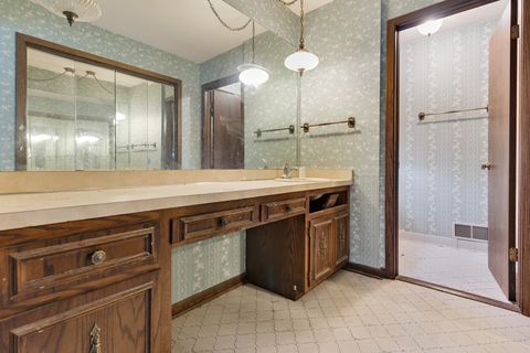 Tiny photo for 16747 Paxton Avenue, South Holland, IL 60473 (MLS # 12503498)