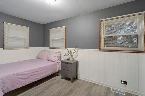 Tiny photo for 9546 S Spaulding Avenue, Evergreen Park, IL 60805 (MLS # 12522901)