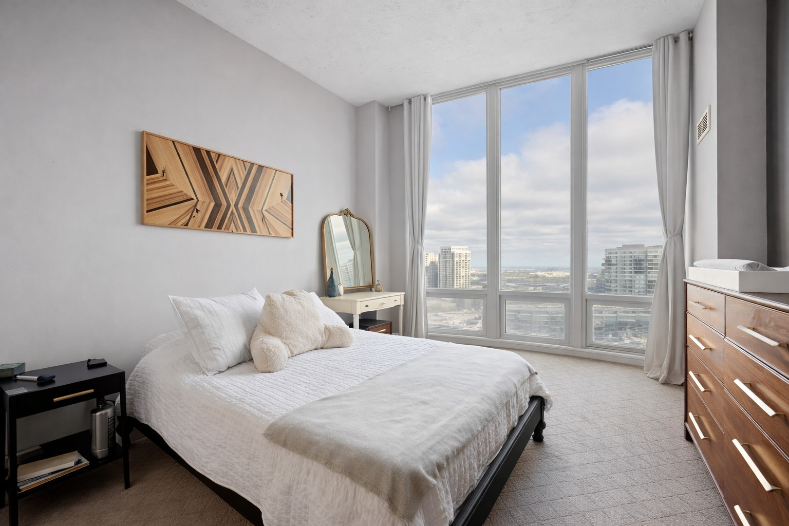 1600 S INDIANA Avenue 907