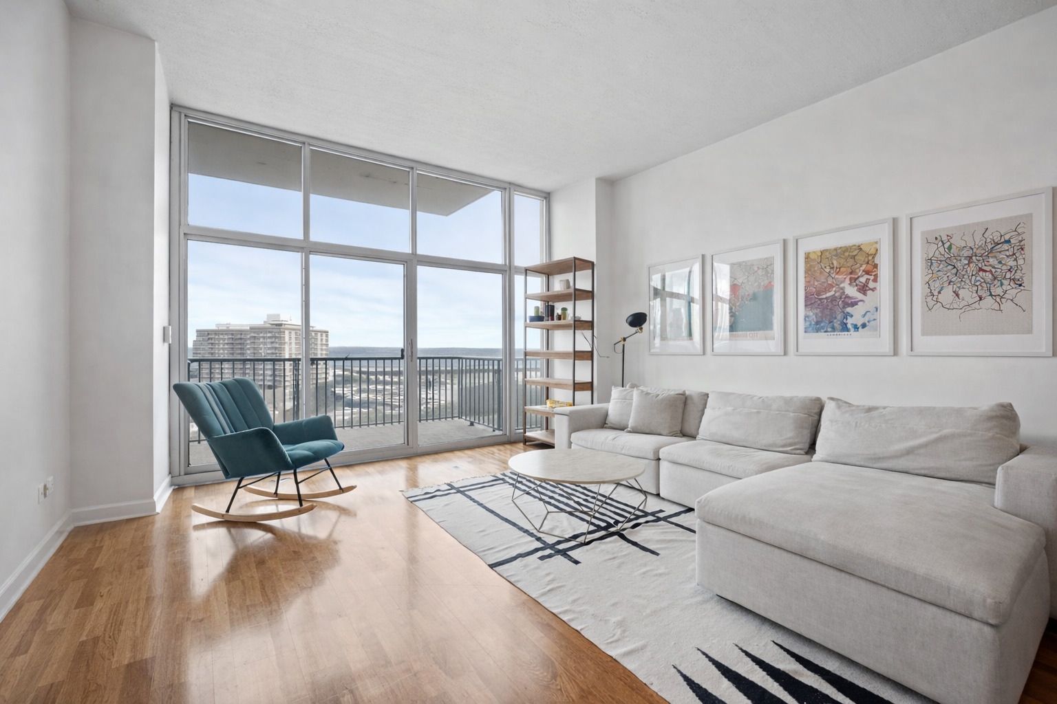 1600 S INDIANA Avenue 907