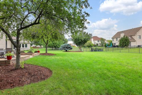 Tiny photo for 2610 Harlstone Drive, Aurora, IL 60502 (MLS # 12449121)