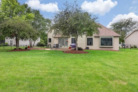 Tiny photo for 2610 Harlstone Drive, Aurora, IL 60502 (MLS # 12449121)