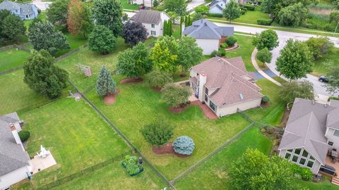 Tiny photo for 2610 Harlstone Drive, Aurora, IL 60502 (MLS # 12449121)