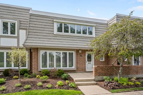 Photo of 628 Calais Circle, Highland Park, IL 60035 (MLS # 12655839)