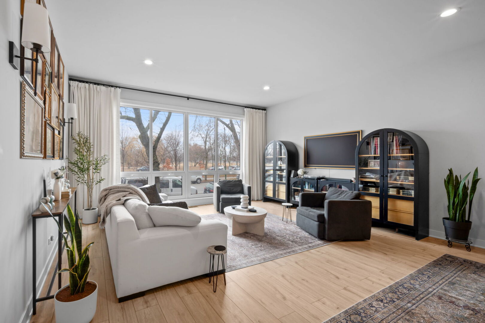 1443 N California Avenue 1