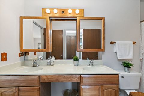 Tiny photo for 36 Waterbury Lane #01, Schaumburg, IL 60193 (MLS # 12612736)