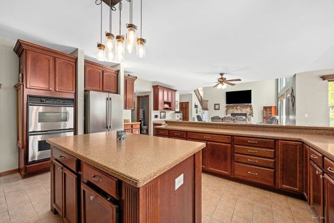 Tiny photo for 555 Litchfield Way, Oswego, IL 60543 (MLS # 12493199)