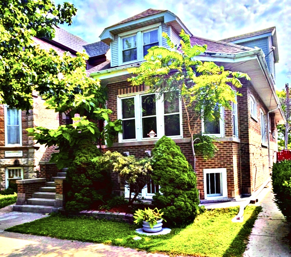 1215 S 58th Court