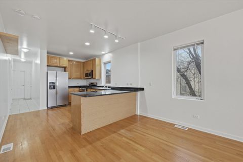 Tiny photo for 214 E 37TH Street #2, Chicago, IL 60653 (MLS # 12574796)