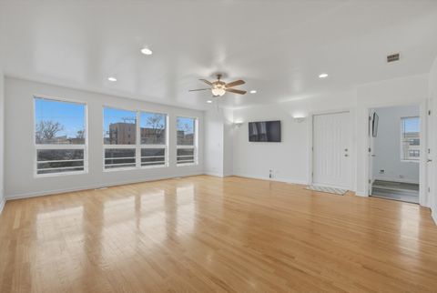 Tiny photo for 214 E 37TH Street #2, Chicago, IL 60653 (MLS # 12574796)