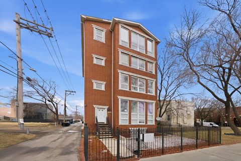 Tiny photo for 214 E 37TH Street #2, Chicago, IL 60653 (MLS # 12574796)