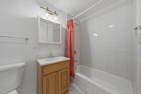 Tiny photo for 214 E 37TH Street #2, Chicago, IL 60653 (MLS # 12574796)