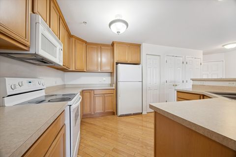 Tiny photo for 714 W 63rd Street #303, Westmont, IL 60559 (MLS # 12577479)