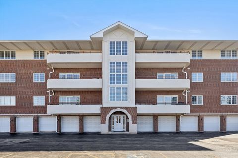 714 W 63rd Street 303 Westmont IL 60559