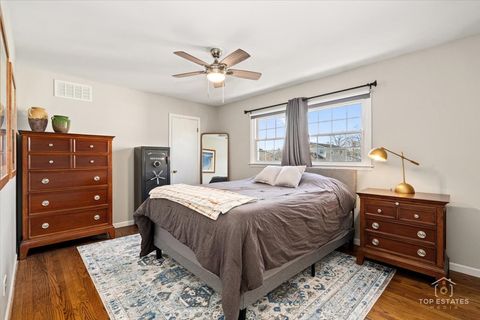 Tiny photo for 1006 Apple Lane, Lombard, IL 60148 (MLS # 12536783)