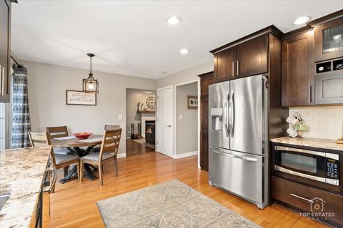 Tiny photo for 1006 Apple Lane, Lombard, IL 60148 (MLS # 12536783)