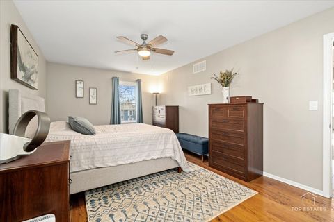 Tiny photo for 1006 Apple Lane, Lombard, IL 60148 (MLS # 12536783)