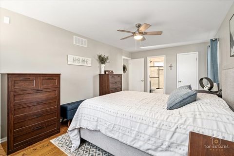 Tiny photo for 1006 Apple Lane, Lombard, IL 60148 (MLS # 12536783)