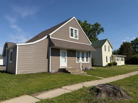 Tiny photo for 1511 4th Street, Fulton, IL 61252 (MLS # 12767607)