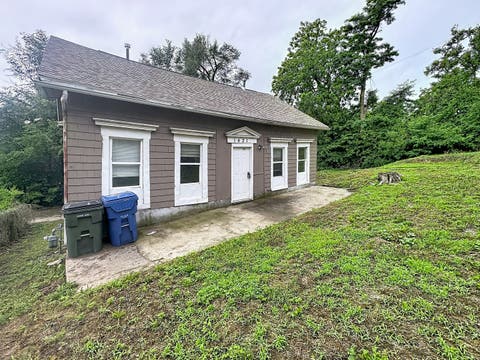 Photo of 1421 W 10th Street, Davenport, IA 52804 (MLS # 12676338)