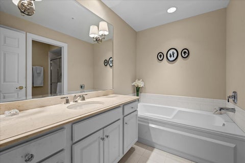 Tiny photo for 153 E Laurel Avenue #202, Lake Forest, IL 60045 (MLS # 12711831)