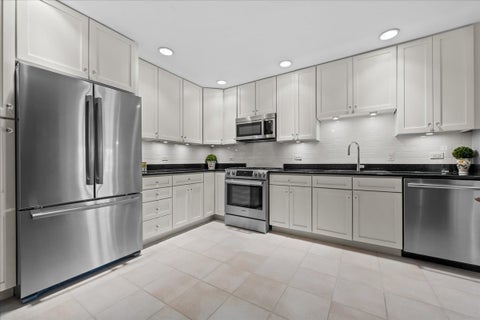 Tiny photo for 153 E Laurel Avenue #202, Lake Forest, IL 60045 (MLS # 12711831)