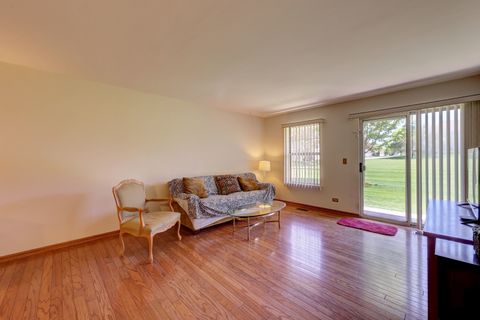 Tiny photo for 25 Coolidge Court #A, Streamwood, IL 60107 (MLS # 12653384)