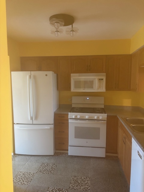 823 Gladstone Drive