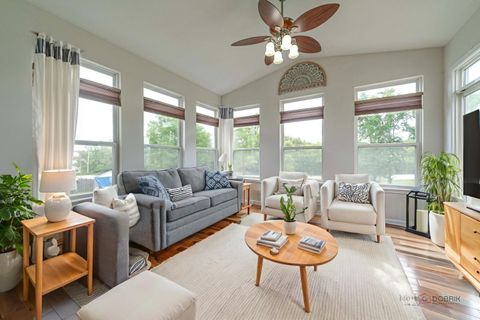 Tiny photo for 683 Niagara Drive, Volo, IL 60073 (MLS # 12511370)