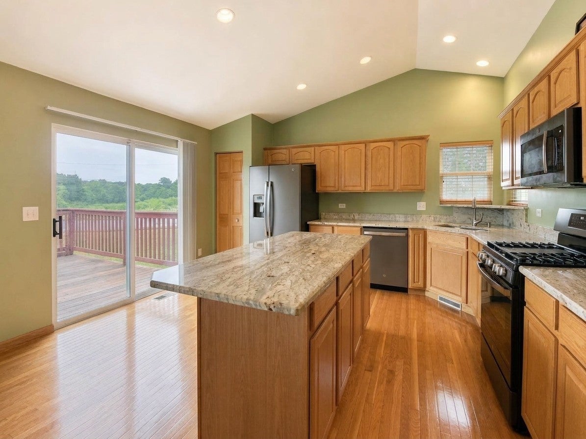 8416 Redbud Court
