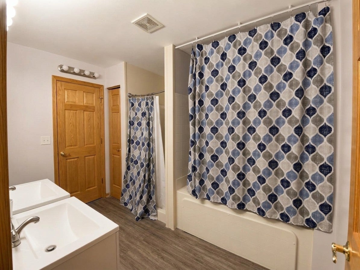 8416 Redbud Court