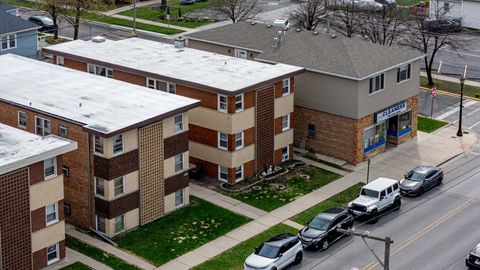 Tiny photo for 7441 W Fullerton Avenue #1N, Elmwood Park, IL 60707 (MLS # 12621058)