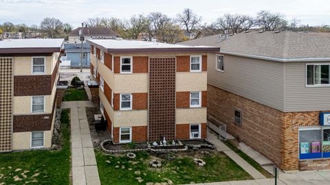 Tiny photo for 7441 W Fullerton Avenue #1N, Elmwood Park, IL 60707 (MLS # 12621058)