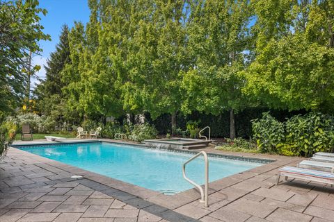 Tiny photo for 500 S KENILWORTH Avenue, Elmhurst, IL 60126 (MLS # 12487886)