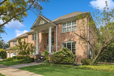 Photo of 500 S KENILWORTH Avenue, Elmhurst, IL 60126 (MLS # 12487886)