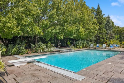 Tiny photo for 500 S KENILWORTH Avenue, Elmhurst, IL 60126 (MLS # 12487886)