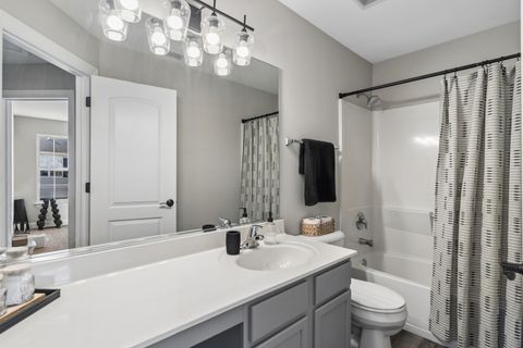 Tiny photo for 222 Bakers Drive W #222, Lakemoor, IL 60051 (MLS # 12572585)