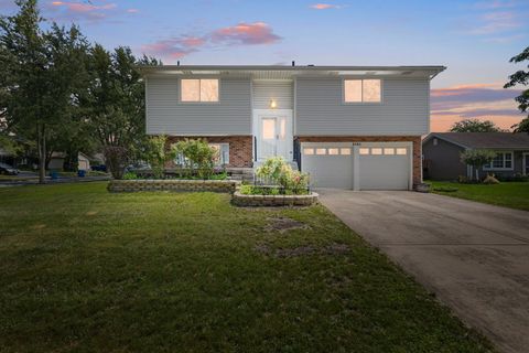 Photo of 4565 Dupont Drive, Hanover Park, IL 60133 (MLS # 12497957) Photo of 4565 Dupont Drive, Hanover Park, IL 60133 (MLS # 12497957)