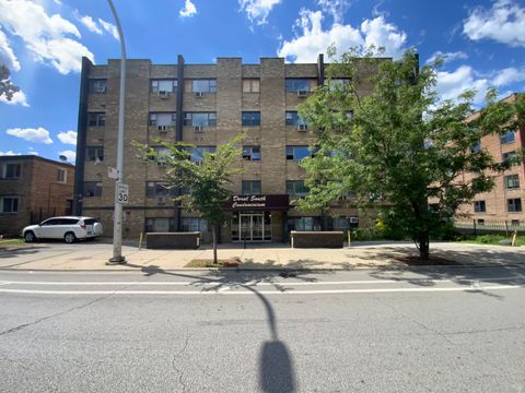 Photo of 7854 S South Shore Drive #405, Chicago, IL 60649 (MLS # 12621905)