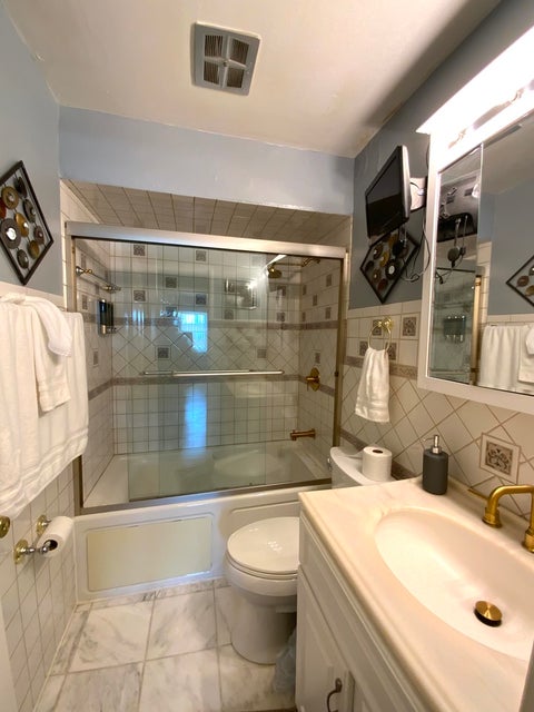 Tiny photo for 7854 S South Shore Drive #405, Chicago, IL 60649 (MLS # 12621905)